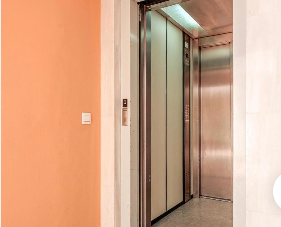 Exclusivo Duplex Con Terraza En Sevilla Экстерьер фото